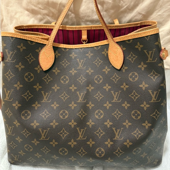 Louis Vuitton Monogram Neverfull GM Tote Bag - Picture 6 of 15
